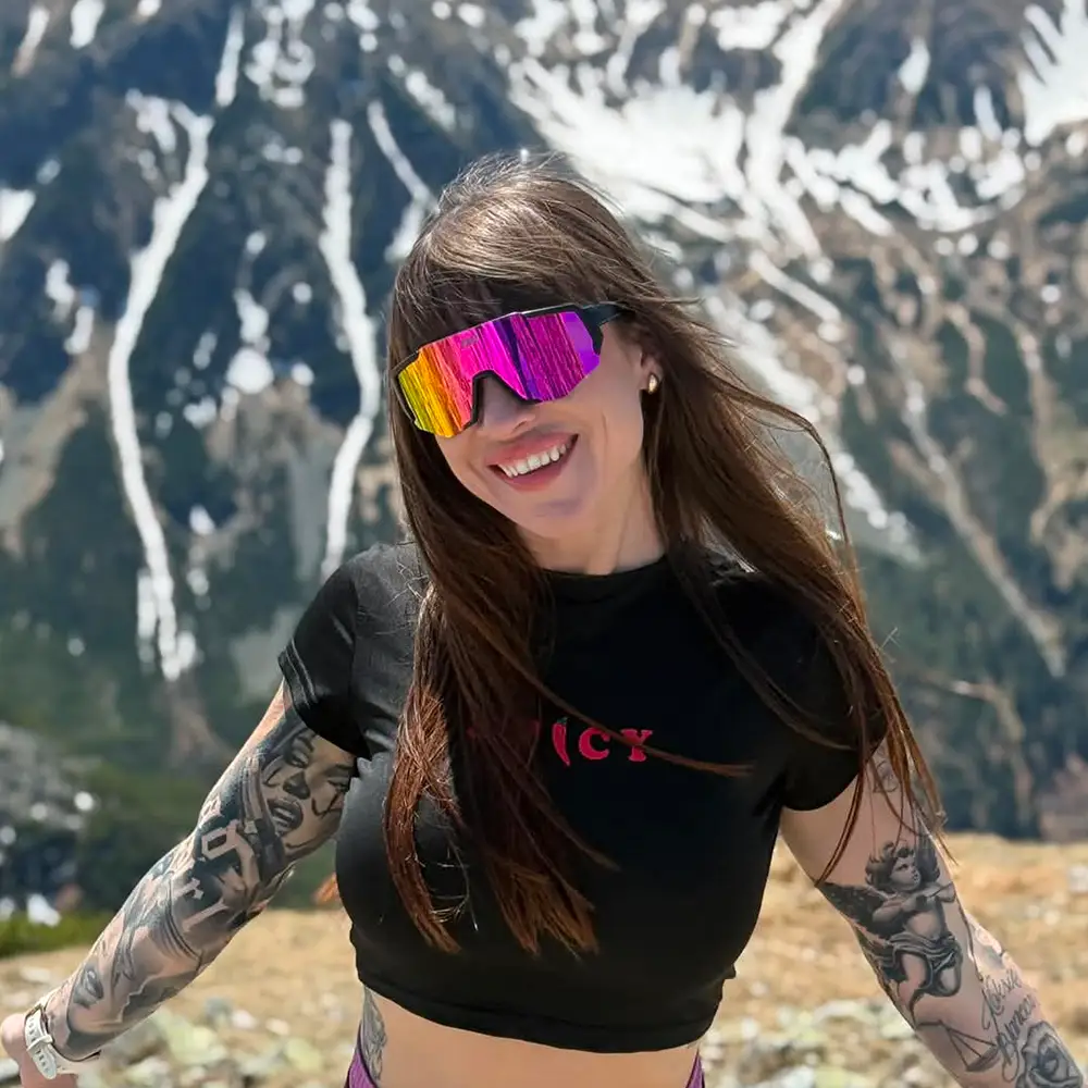 Vanessa v športových okuliaroch 2wo